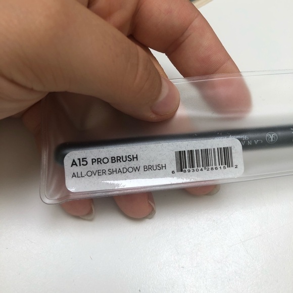 NEW ANASTASIA BEVERLY HILLS ALL OVER SHADOW BRUSH - Picture 2 of 8